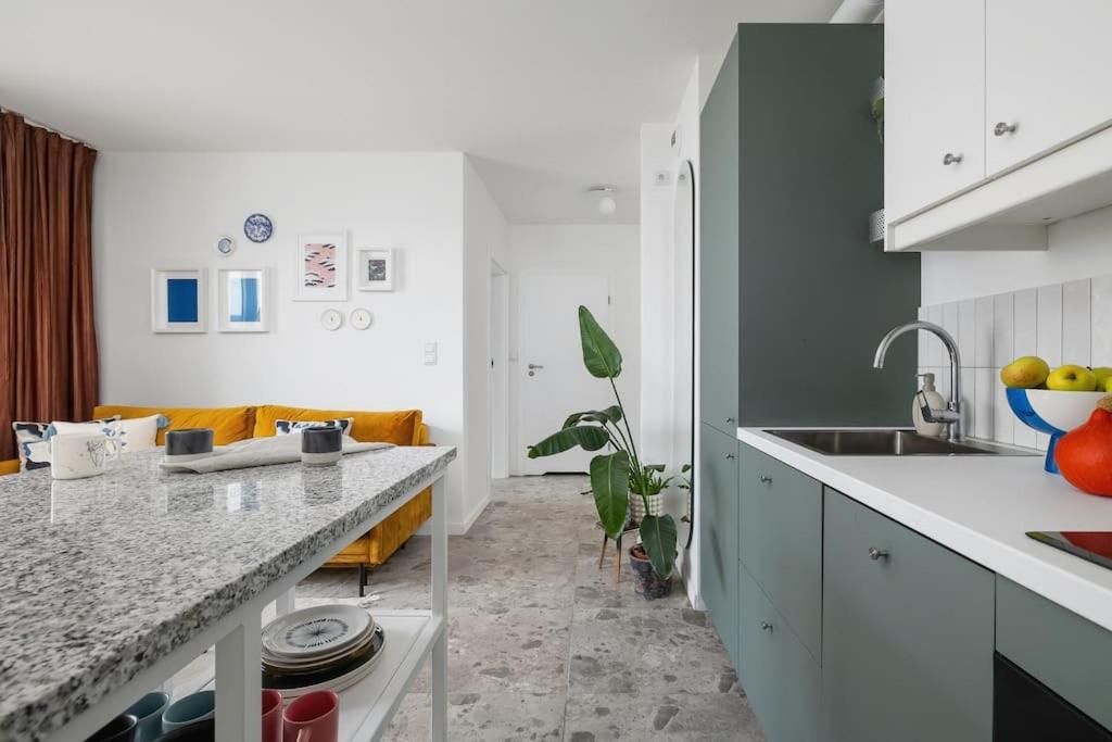 Apartment With Balcony, Private Parking - Bagry Lake - Goszczynskiego 1 Краков Экстерьер фото